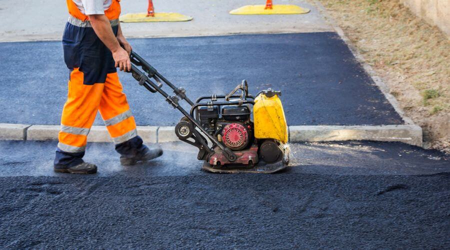 Professional gutter cleaning in Delaware City, DE